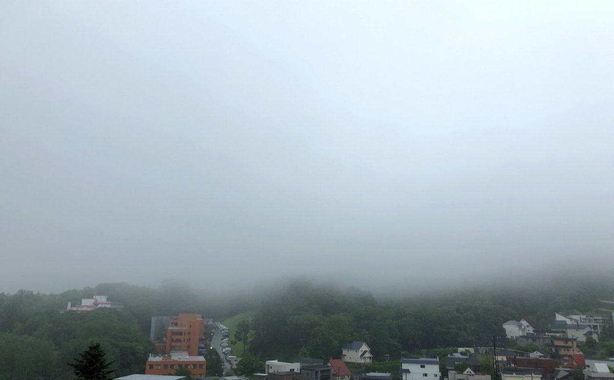 相馬美歩 札幌リサイクル セブンアール 藻岩山どころか一寸先は闇ではなく霧の中ね 下界から見ると雲の中 湿度ヤバイ 私は仙人 蝦夷梅雨