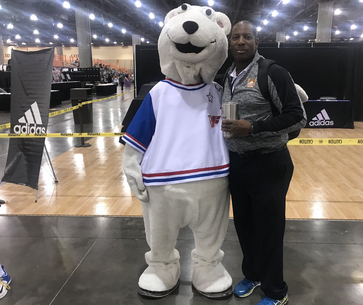 Coach Elvin tweet media