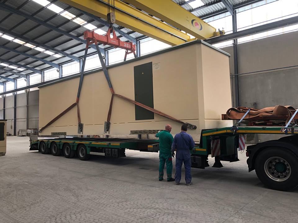 Inaelgroup's tweet photo. Uno de nuestros productos saliendo de fábrica. Carga de un Edificio Bicasco en la grúa
One of our products leaving the factory #electricidad #inael #edificio #hormigon #altatension #mediatension #bajatension #equipo #grua #energia #bicasco #electricity https://t.co/Ed8Gcbmnrz