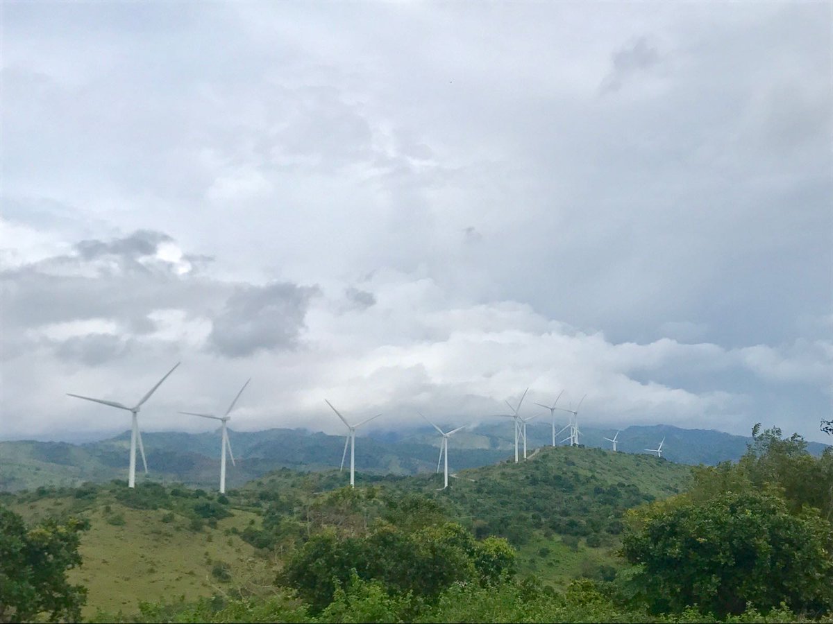 Listrik Baru Terbaharukan kincir angin PLTB sidrap. 

#ListrikTenagaBayu