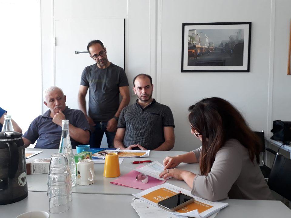 FondationEDLC's tweet photo. Dans le cadre de notre partenariat avec les @entrep_monde sur le programme pilote visant à aider des personnes réfugiées à créer leur entreprise, la @FondationEDLC a pu sensibiliser les entrepreneurs réfugié.e.s présent.e.s aux risques de l'entreprise et à l'assurance. https://t.co/4a2SJQbxpF