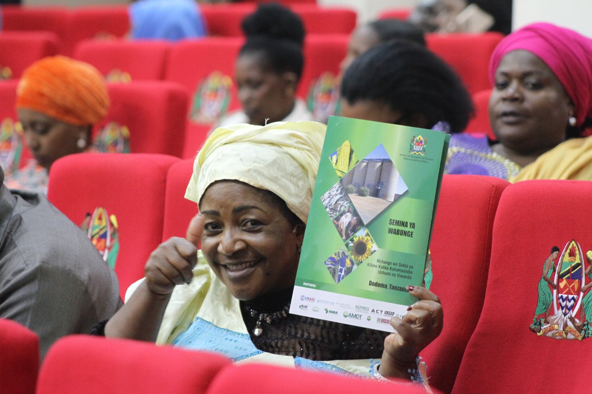 AAPC_Tanzania's tweet photo. Today's @TheCitizenTZ paper highlights the Seminar with Members of Parliament held in Dodoma last week.
https://t.co/RCLHON51ls
The seminar was organized by Policy Analysis Group (PAG) members and the Ministry of Agriculture ( @tzagriculture). #AAPC2018 #ASDP2 https://t.co/kg8nWCMzP6