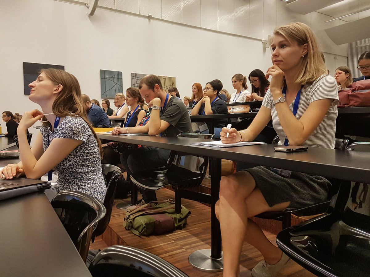 VanlommelK's tweet photo. Hosting promising European researchers during the first day of our #jure2018 conference #earli #edubron https://t.co/6hDayztQ1O
