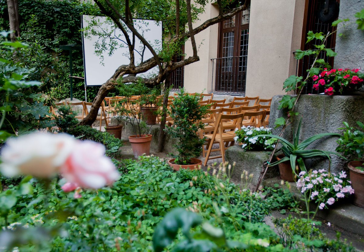 #FelizLunes Todos los miércoles de julio tienes una cita con el cine de verano en el jardín de la Casa Museo Lope de Vega bit.ly/2MPBuPB Cuatro pelis sobre música barroca, como "El violín rojo" o la maravillosa "Todas las mañanas del mundo". ¡Os esperamos!