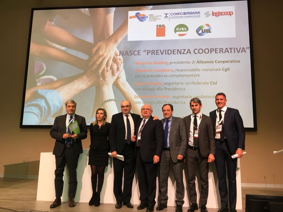 #Pensioni, al via Previdenza Cooperativa, il fondo unico complementare per i lavoratori delle #coop, 5° per iscritti, 8° per patrimonio gestito italiacooperativa.it/notizia/al-via… <a href="/Confcooperativ1/">Confcooperative</a> <a href="/CooperativeITA/">AlleanzaCooperativeItaliane</a> <a href="/FedSolidarieta/">Federsolidarietà IT</a> <a href="/ConfcoopCultura/">Confcooperative Cultura Turismo Sport</a> @Federlavoro <a href="/coop4job/">Coop4job</a>