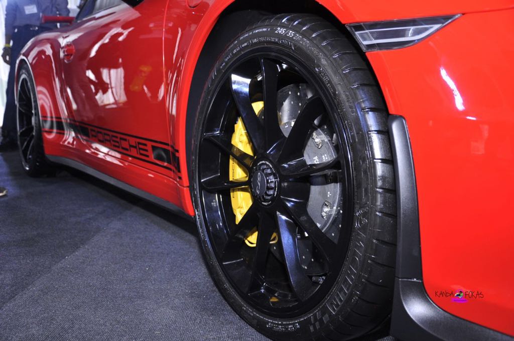 AutochekKenya's tweet photo. This one is for Motorsport lovers, Porsche GT3. #Porsche #TotalMotorShow https://t.co/R2u1mMMLJD
