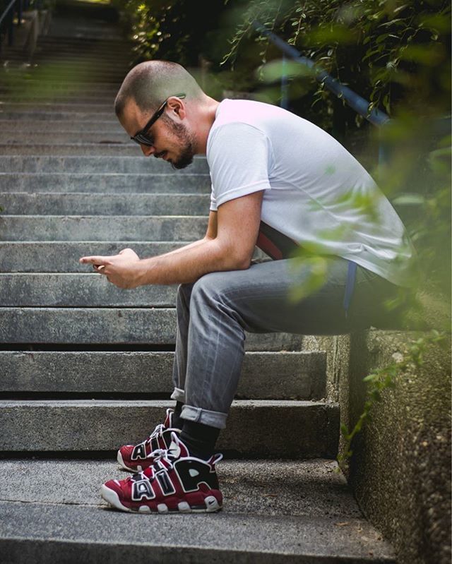 franjoop's tweet photo. 'Can you make me put my phone down?' 📸: a već znaš @vjekoslav.azenic .
.
.
#pinroll #hello #youstillcallmeonmycellphone #buzzsneakerstation #nike #nikeair #nikeairmoreuptempo #zagreb #hellboy
#bulls #erykahbadu #complexsneakers #nicekicks #sneakerhead https://t.co/8jpUogF9Bs https://t.co/FSwksl9EcQ