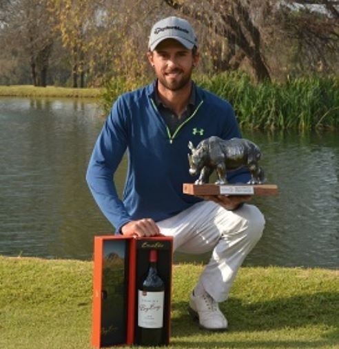 24Yr old Matt Bright holed a monster putt on the final hole to win by one shot, four-under-par 206 at the <a href="/BigEasyTourSA/">BigEasyTour</a>'s Big Easy Challenge - Killarney to move to World No. 1150!

🇿🇦🏆

#OWGR
#OfficialWorldGolfRanking