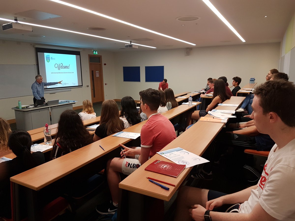 And we're off.... Joe Carty welcoming the students to <a href="/ucdscience/">UCD Science</a> this morning.