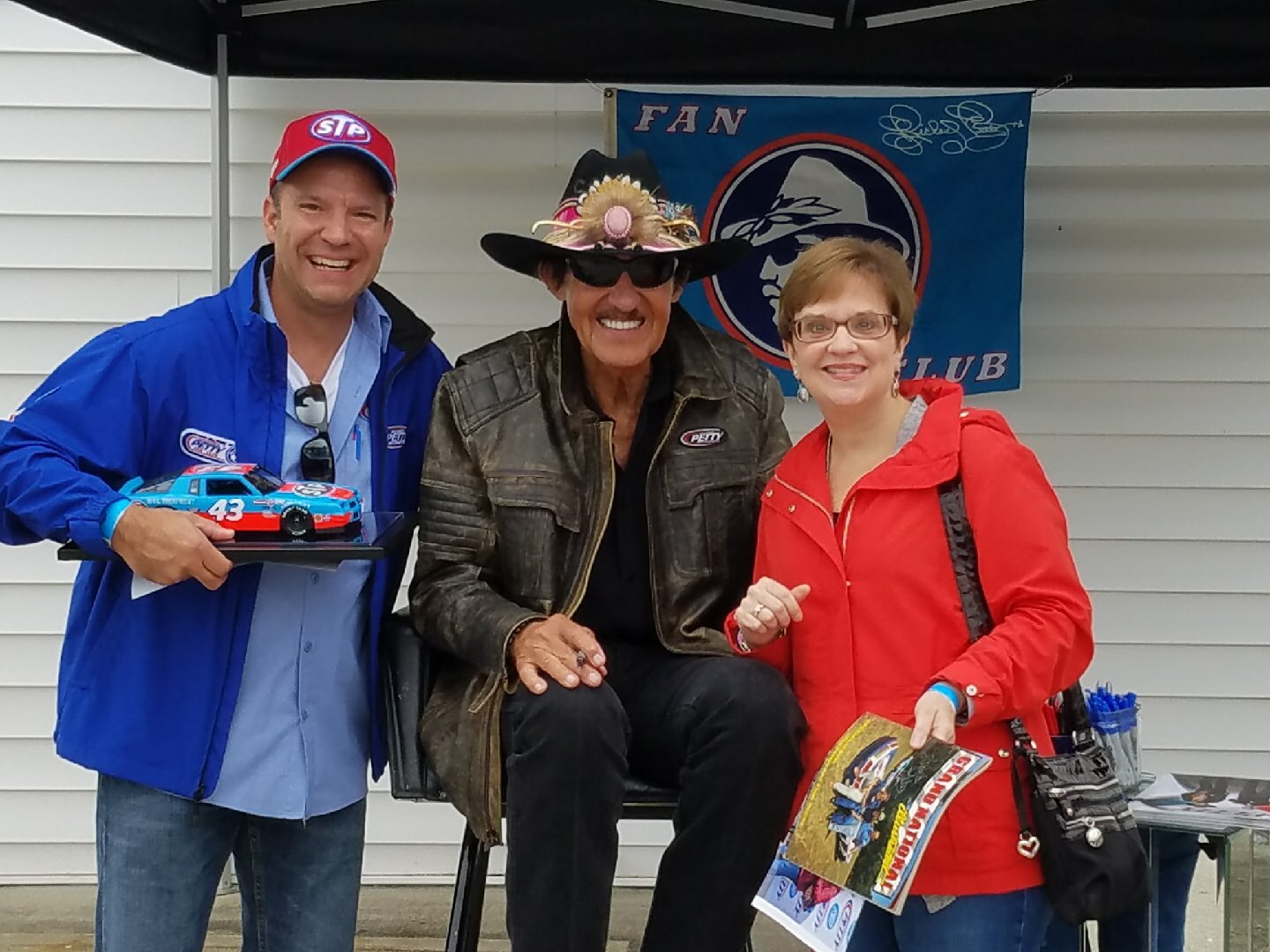 Happy birthday to Richard Petty . Long live we love you ! 