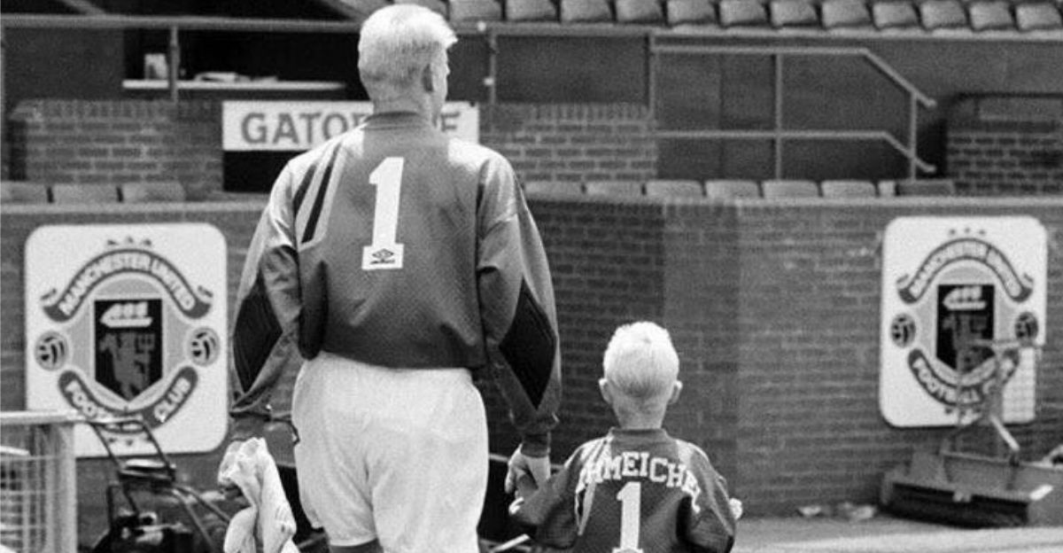 Peter Schmeichel, ex-goleiro dinamarquês e pai de Kasper Schmeichel, o atual camisa 1 da Dinamarca, fez uma bonita homenagem ao filho e à seleção glo.bo/2KDx0KE #GloboNaCopa