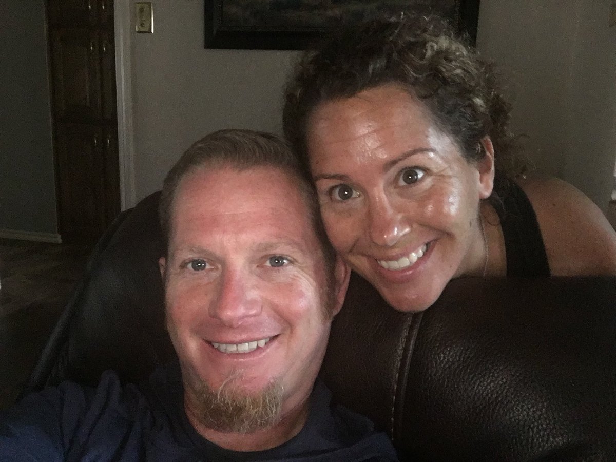 JLMAC1976's tweet photo. Watching Brazil vs. Mexico.    World Cup
#Staycation🙌🏻
#NoKids🙅🏻‍♀️
#SoccerLife⚽️
#Marriage💞
#PathwayDate❤️
#EasyDate🤗
#Winning🙌🏻 https://t.co/DAOHDKHHU7