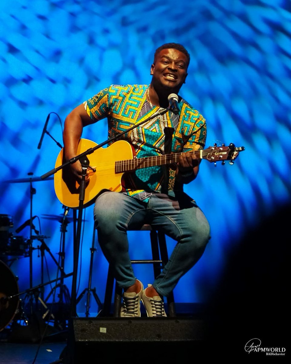 KumiGuitarGh's tweet photo. HAPPY HOLIDAY FAM! Never stop believing! Big thanks to @geawardsusa for the opportunity to thrill patrons at the awards last Saturday. I was an honour to be part of this great event. God bless you all #Grateful #zylofonmusic🎵 #zylofoncash💵 #HighlifeToTheWorld https://t.co/jdJyLEFgbV