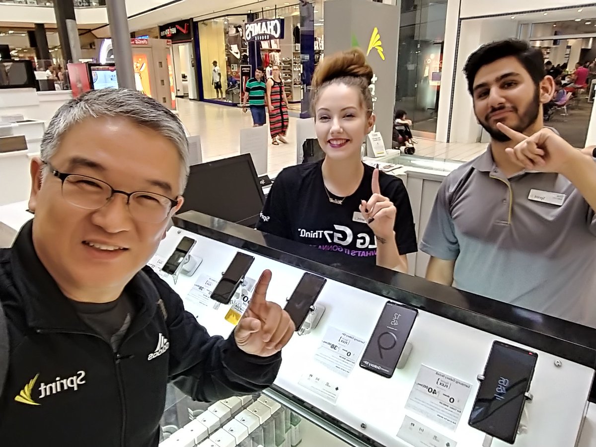 suehyun_chung's tweet photo. On the last weekend of June, the Northwest team worked hard to serve customers well. Winning spirit is everywhere! Go Sprint! #SprintFam #perfomanceMatters #WeareNW https://t.co/lPC5Y27eLv