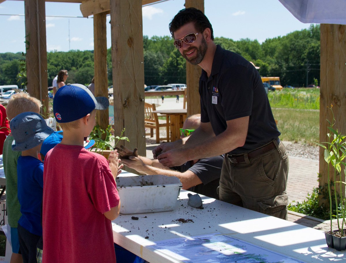 nature_center's tweet image. Monarch Fest is this Saturday! Join us from 10 AM-1 PM for the third annual Monarch Fest. Enjoy a fun-filled day of games, activities and learning at this family-friendly festival.This event is free and open to the public!