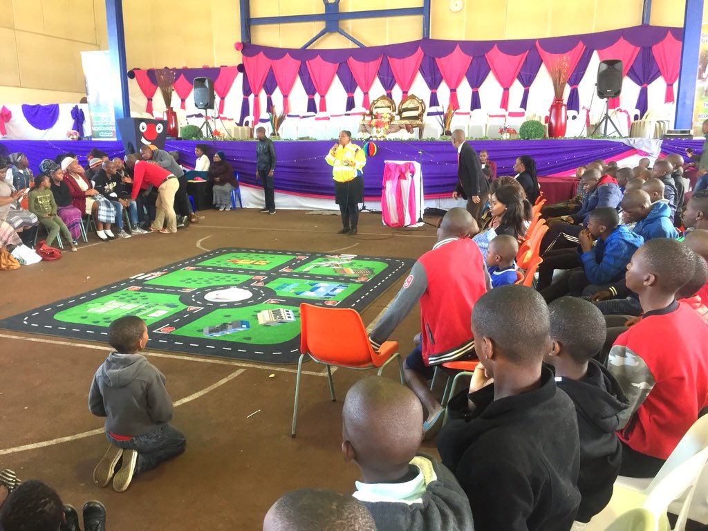 GP_CommSafety's tweet photo. Asifikeni
@Morris Isaacson High School. Your destination is sure with safe driving. TAKE CHARGE
#Roadsafetyisyourresponsibility
#Yourlifefirst
#Livelonger
#Reachyourdestination #Asifikeniguys https://t.co/hwh2ceKGH8