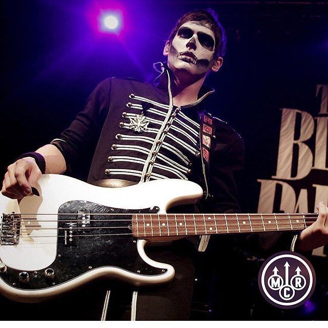 thisisgorilla's tweet photo. @blackparadeclub is back for a sizzling summer show of 2000’s pop punk classics. Make sure you don your black clobber and emo-out on the 3rd August. Tickets on @seetickets now. #emo #anthems #punk #summer #thisisgorilla #outsideitssunnyinsideitsemo #augu… https://t.co/mTEB0dCYp4 https://t.co/WMKSKRxK8w