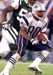ChrisGem65's tweet image. @RealTroyBrown80 Happy Birthday Troy 🎂🍫🍬🎈My son still has your signed football from way back when! #Patriotsfinest #80 15 years with Patriots! Have a great day!