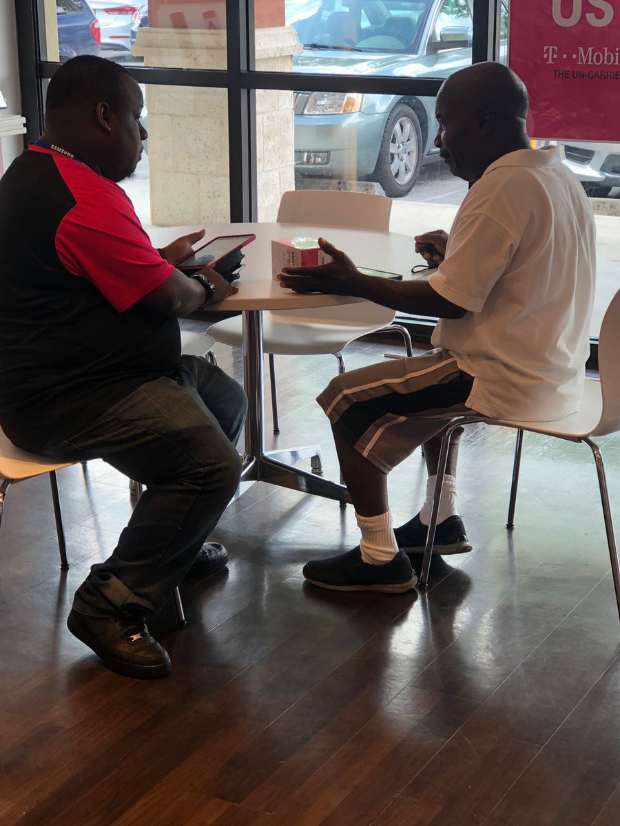 Its_Only_Me_40's tweet photo. Second #FamilyMode out the door, very happy with his new device and his new #tmobile55 rate plan @KatyaRaskin @TMobile @JohnLegere https://t.co/qa2aoFKrF3