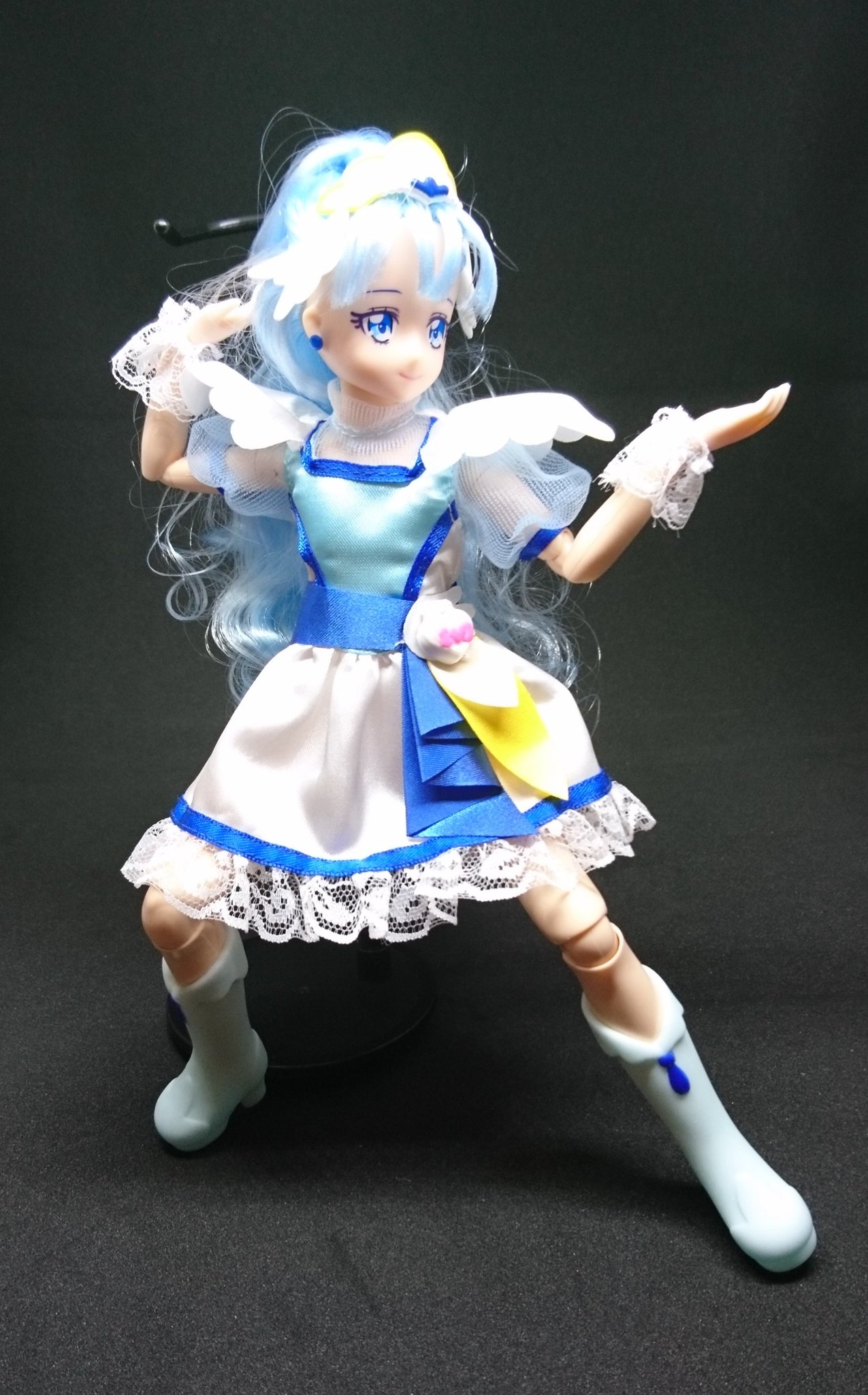 ヌカリ堂 とうとうプリキュアスタイルをオビツボディに換装しちゃうマン エール そのポーズ何 アンジュ 可動素体の可動範囲のベンチマークには東方不敗流のポーズを取らせるのがお人形好きの常識だそうです ネット調べ エトワール いやいや