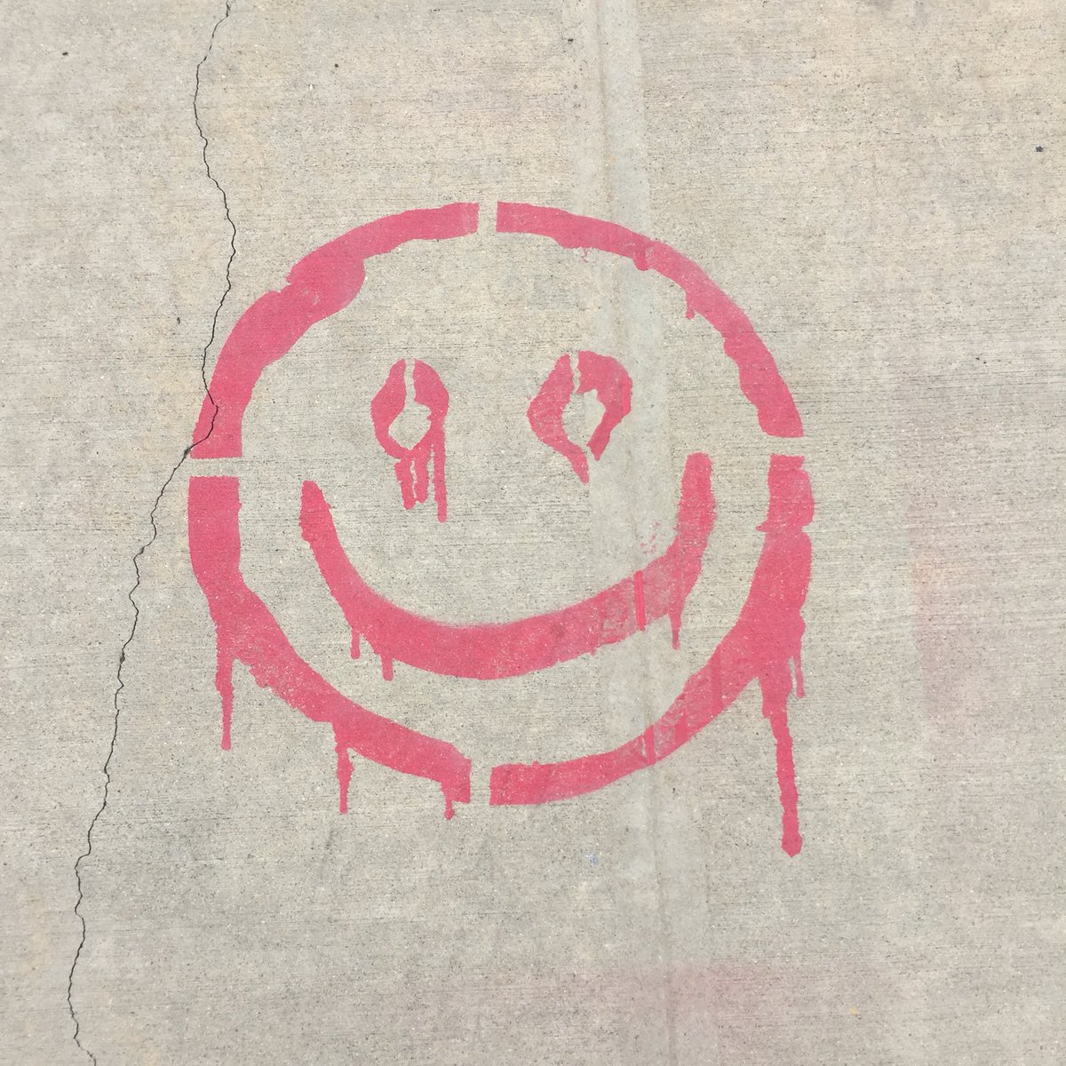 gIitterize's tweet image. i’m the kind of human wreckage that you love #frantasticmonday