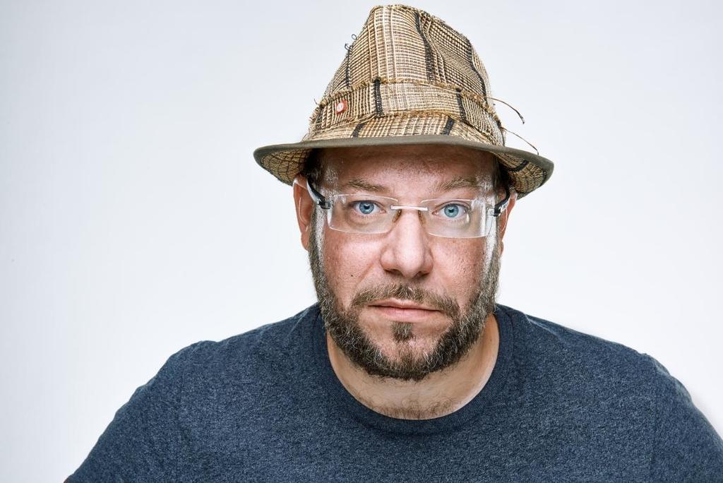 .jeho prvý krátky dokument vyhral tento rok cenu za najlepší medzinárodný film o modernom otroctve v Anglicku. Vojnový fotograf, dokumentarista a koordinátor humanitárnej a zdravotníckej pomoci Ján Husár. ift.tt/2Nfy49c