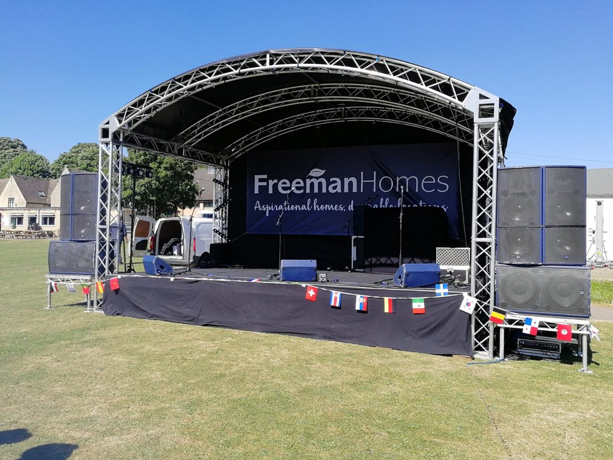 Freeman_Homes's tweet photo. WHAT a weekend that was! We have been super proud sponsors over the past two days starting with The Northleach Charter Fair pulling out all the stops for another fun-filled family day out. Great to see lots of friendly and familiar faces. #proudsponsors https://t.co/uM3MMiAnX3