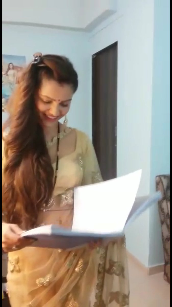 TheHaYaWorld's tweet photo. Heres our cutiepies @VivianDsena01 &amp; @RubiDilaik reading #TheHaYaWorld Magazine 😍 ..Hold your breaths as Videos coming up next..Stay Tuned 😎
Pic Credit : @CreativeVDians https://t.co/b7an5gLYn3
