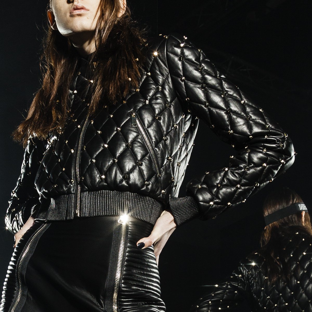 manuelfacchini's tweet image. Leather and studs creating mysterious complex patterns: @manuelfacchini FW 18 RE-FRACTION womenswear collection
manuelfacchini.com
#ManuelFacchiniOfficial #ManuelFacchini #Refraction #Refracchini