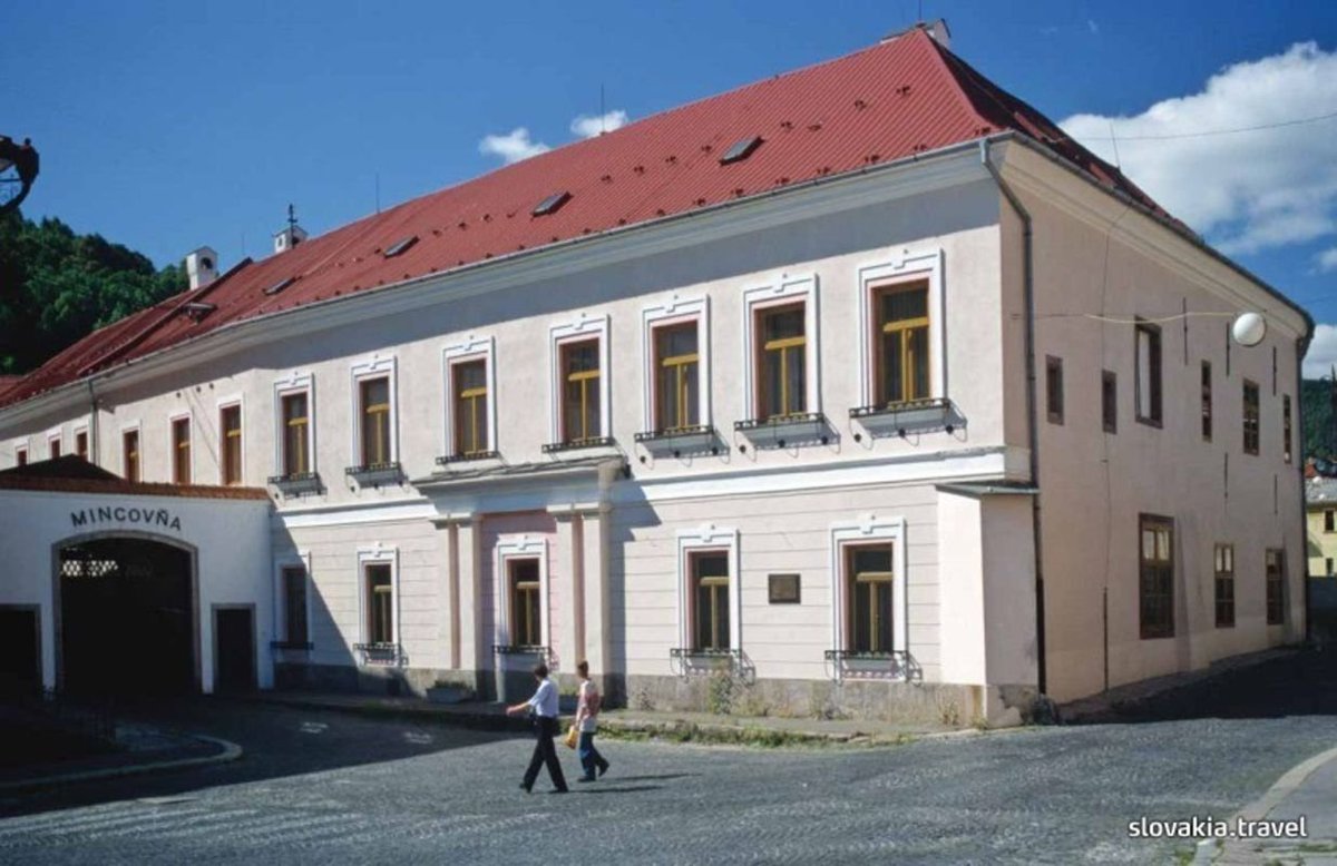 SlovakTB's tweet photo. The #Kremnica #Mint has been making coins since 1328 and is the oldest continuously-operating enterprise in the world
https://t.co/XPELziaN4S https://t.co/dmv65FxpC4