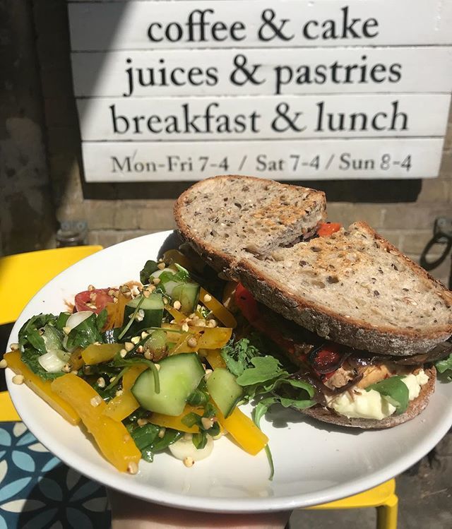 He’s smokey, he’s tasty and he’s definitely delicious...Smoked Keith is back but he’s only around for a couple of weeks...
-
-
-
-
-
#vegansofinstagram #vegansoflondon #ldnvegans #smokeykeith #tofu #kentishtown #vegandreams <a href="/sara/">Sara Morishige</a>.zafarr ift.tt/2KnO6Qt