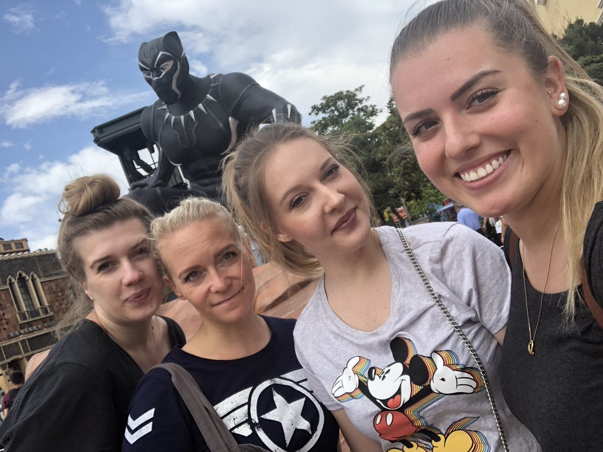 AnjaK90's tweet photo. @DisneylandParis #studiohero https://t.co/f8mDE7dISD