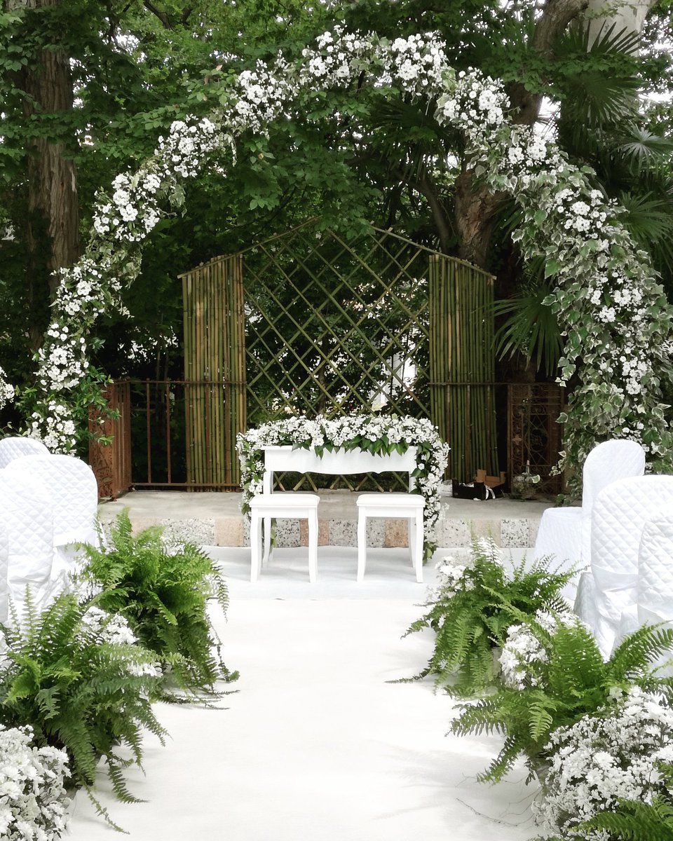 Matrimonio all’aperto! 
Un matrimonio indimenticabile è frutto di un armonioso mix di dettagli personalizzati e perfettamente curati, in linea con la storia degli sposi e il loro stile, in un sapiente gioco di equilibri fra colori, ispirazioni, decori. Wedding T&amp;M, Italy!