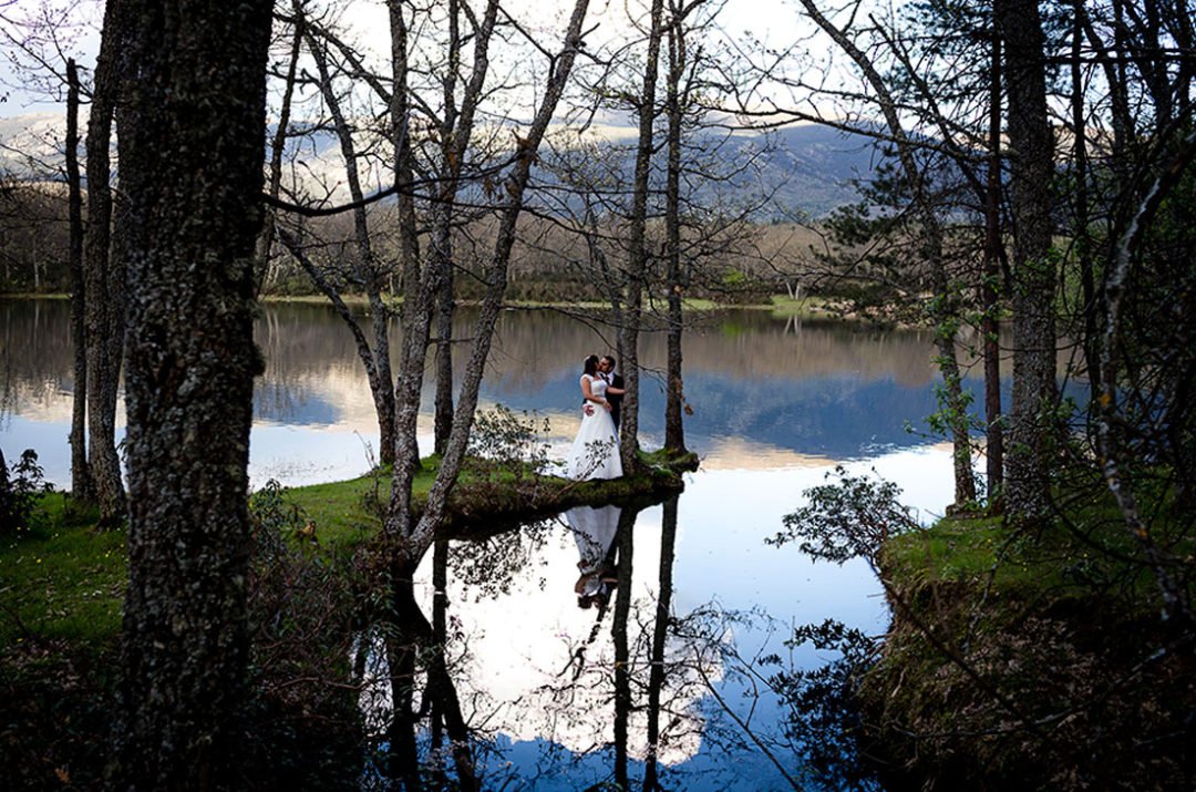 Hoy empezamos el dia entrevistando a Eva Márquez - Photographers fotografa emotiva de bodas, os encantara.
lazosdeamor.es/eva-marquez-ph…