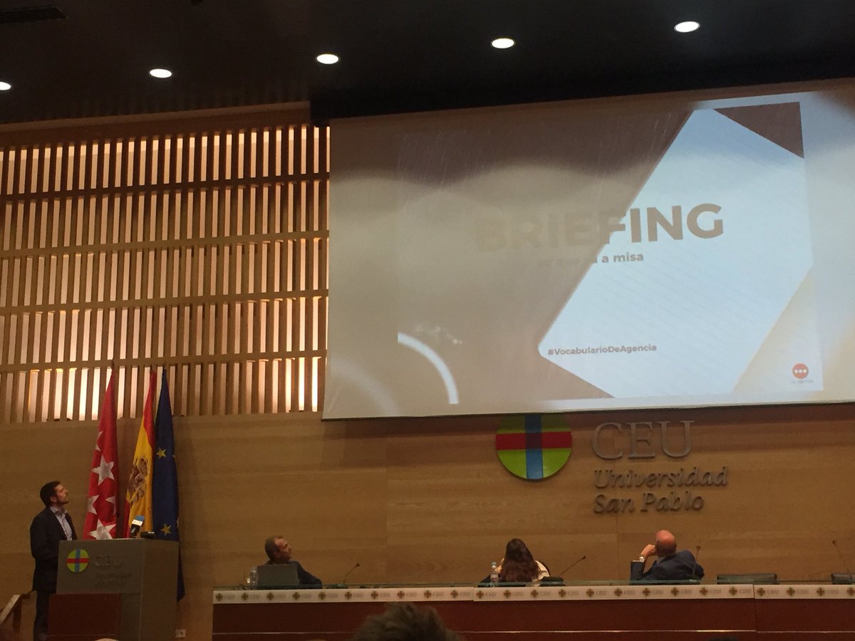 monicavinaras's tweet photo. Nuestra @HumYComCEU en #CIFID con Proyecto Makeni, Documentales e Historia y @LaAgenciaUSPCEU @ONCEULAB  y #CORRSS @USPCEU https://t.co/3JWyd8msgy