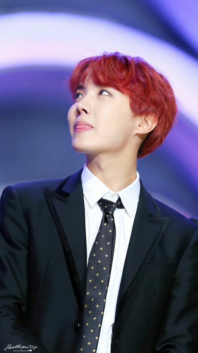nhungg_203's tweet photo. Này chàng trai mặc vest đen tôi yêu cậu mất rồi. 💓💓
#HoseokIsBeautiful 
#HoseokSunshine 
#WeLoveYouHoseok 
#JHopeisbeautiful 
#HopeIsBeautiful https://t.co/zY2I9RwNha