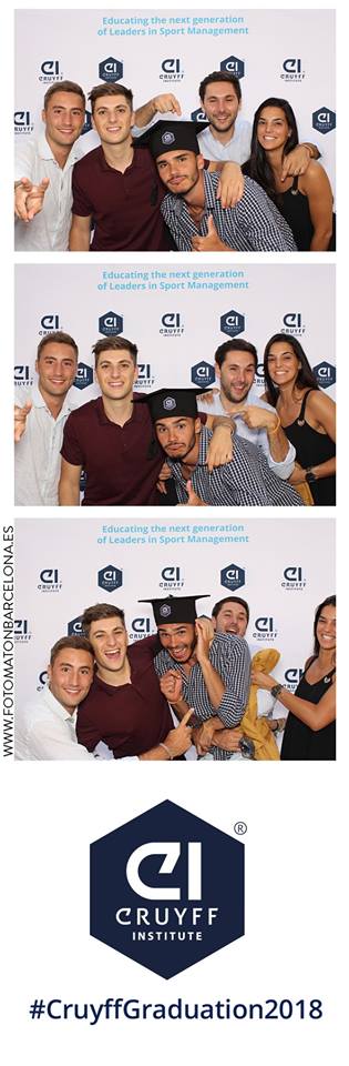 Cruyff_Inst_ES's tweet photo. #CruyffGraduation2018 Fotomatón. Accede a todas las fotos aquí: https://t.co/3P5FMGHUky
#EducatingLeaders https://t.co/A2q4lxg6La