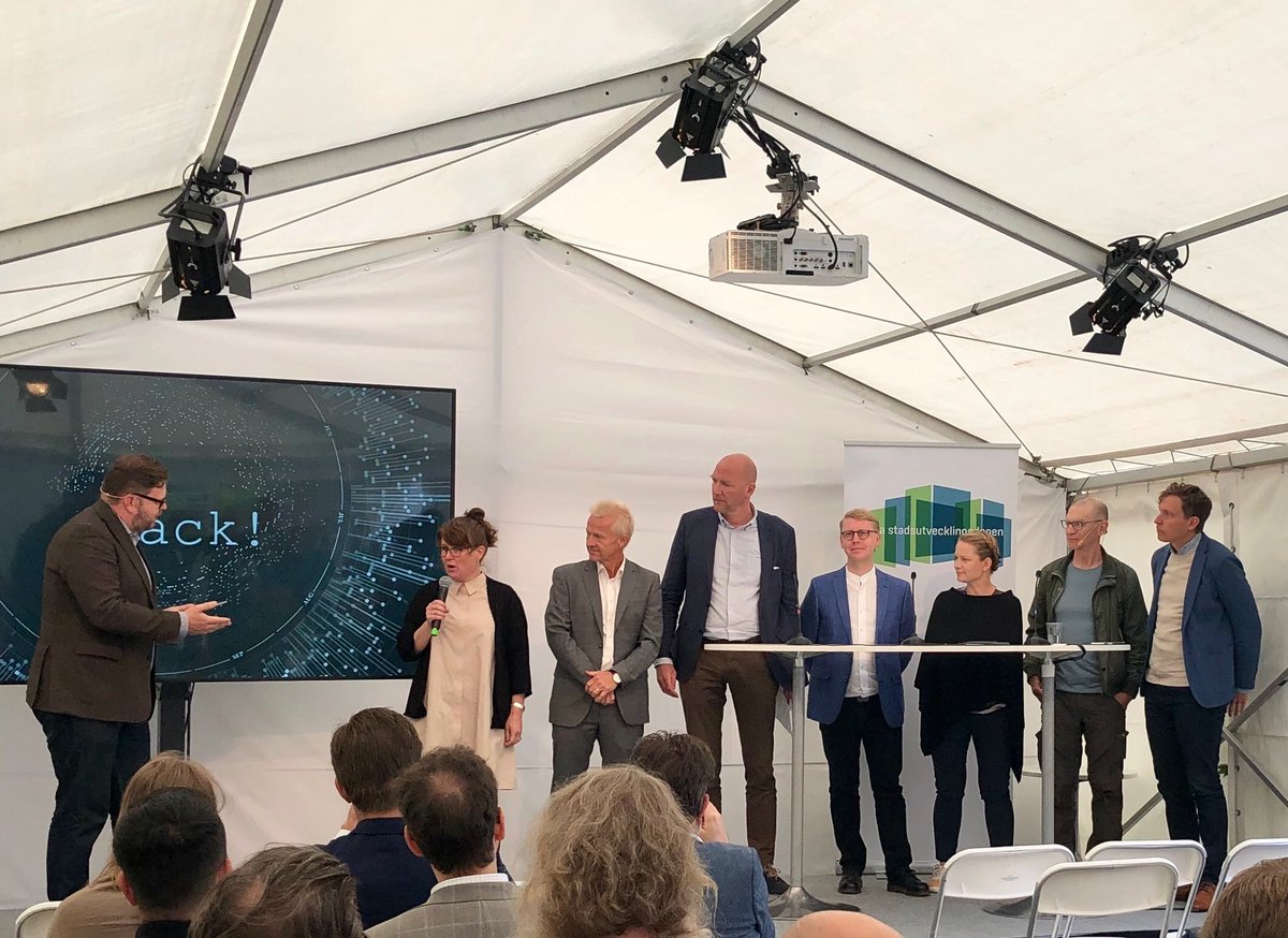 ANEWAG's tweet photo. Stort tack till alla som kom på vårt seminarium inom ramen för #preditctivemovement i #almedalen tillsammans  A Beautiful Soup ! Härligt engagemang från politiker, näringsliv och media kring att använda mobilitetstjänster och bygga ekosystem mellan de samma. https://t.co/BRBojBfpyT