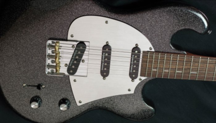 Check out <a href="/ShergoldGuitars/">Shergold Guitars</a>' new limited edition Black Sparkle Masquerader:

mifocus.co.uk/2018/07/02/she…