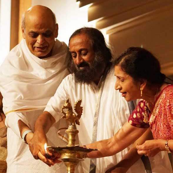 AolRetreat's tweet photo. We're so happy to have Sri Sri Ravi Shankar back at the center this week! #aolrc #artoflivingboone https://t.co/UGmSmcpQTk