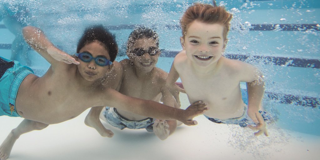 ParkBoard's tweet image. This summer, skip the line and buy your 10-visit pool pass online &amp;amp; get 2 FREE visits! Get the Summer Splash Promo ➡️ Vancouver.ca/splashpromo