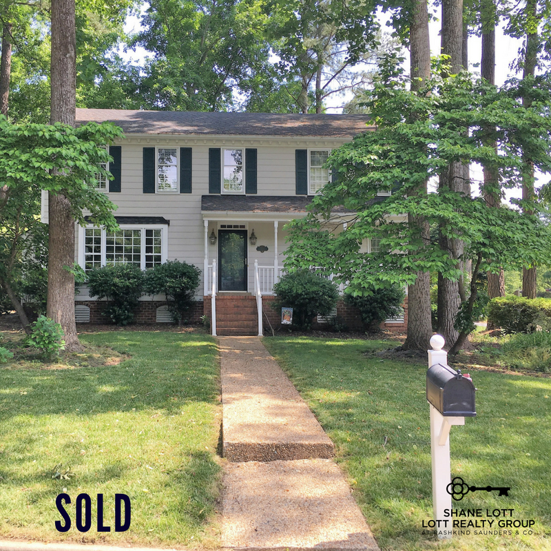 lottrealtygroup's tweet photo. Just in time for the Fourth of July barbecue. Welcome home!
#Richmond #RVA #RichmondRealtor #RichmondHomes #RashkindSaunders #RSCoHomes #LottRealtyGroup #justsold #sold #closed #IHeartReferrals #firsttimehomebuyer #welcomehome https://t.co/QvMDn2jji4