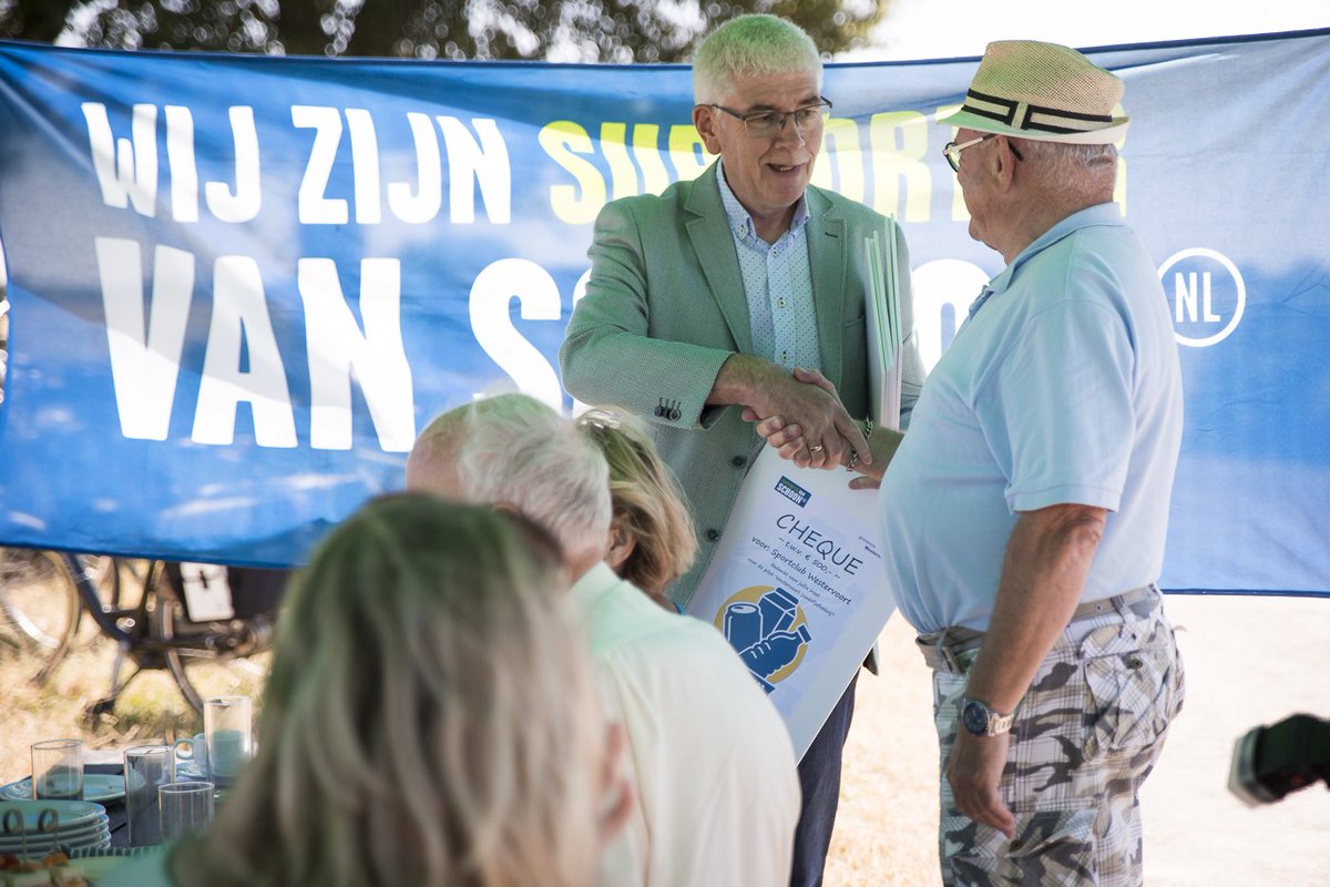 Westervoort's tweet photo. En nog een impressie van afgelopen vrijdag, toen alle partijen in het zonnetje zijn gezet voor hun fantastische inzet voor de pilot 'Westervoort (zwerf)afvalvrij'. #supportervanschoon #NLschoon https://t.co/TSuoVRa4Yw