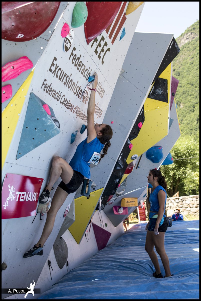 judithillamola's tweet photo. AidaTorres Illamola guanya el campionat de Catalunya d'escalada de bloc juvenil Sub18 a Barruera. #buffmountainfestival18 @el9nou @settorello #arestaclimb #tenaya #arestacampbase #prana #Oxineu #cteec #FEEC #campionatCatalunyaBloc https://t.co/XGKixaY9IN https://t.co/gCMpgFUxCV