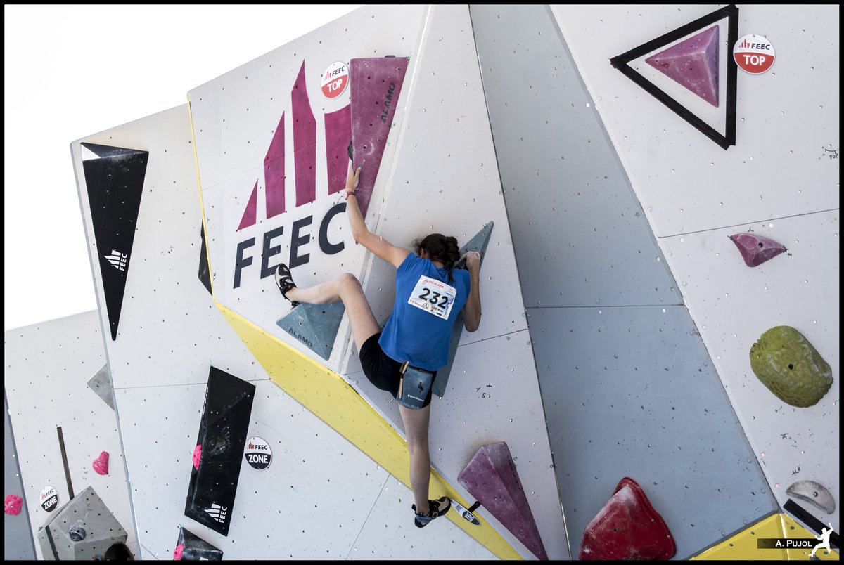 judithillamola's tweet photo. AidaTorres Illamola guanya el campionat de Catalunya d'escalada de bloc juvenil Sub18 a Barruera. #buffmountainfestival18 @el9nou @settorello #arestaclimb #tenaya #arestacampbase #prana #Oxineu #cteec #FEEC #campionatCatalunyaBloc https://t.co/XGKixaY9IN https://t.co/gCMpgFUxCV