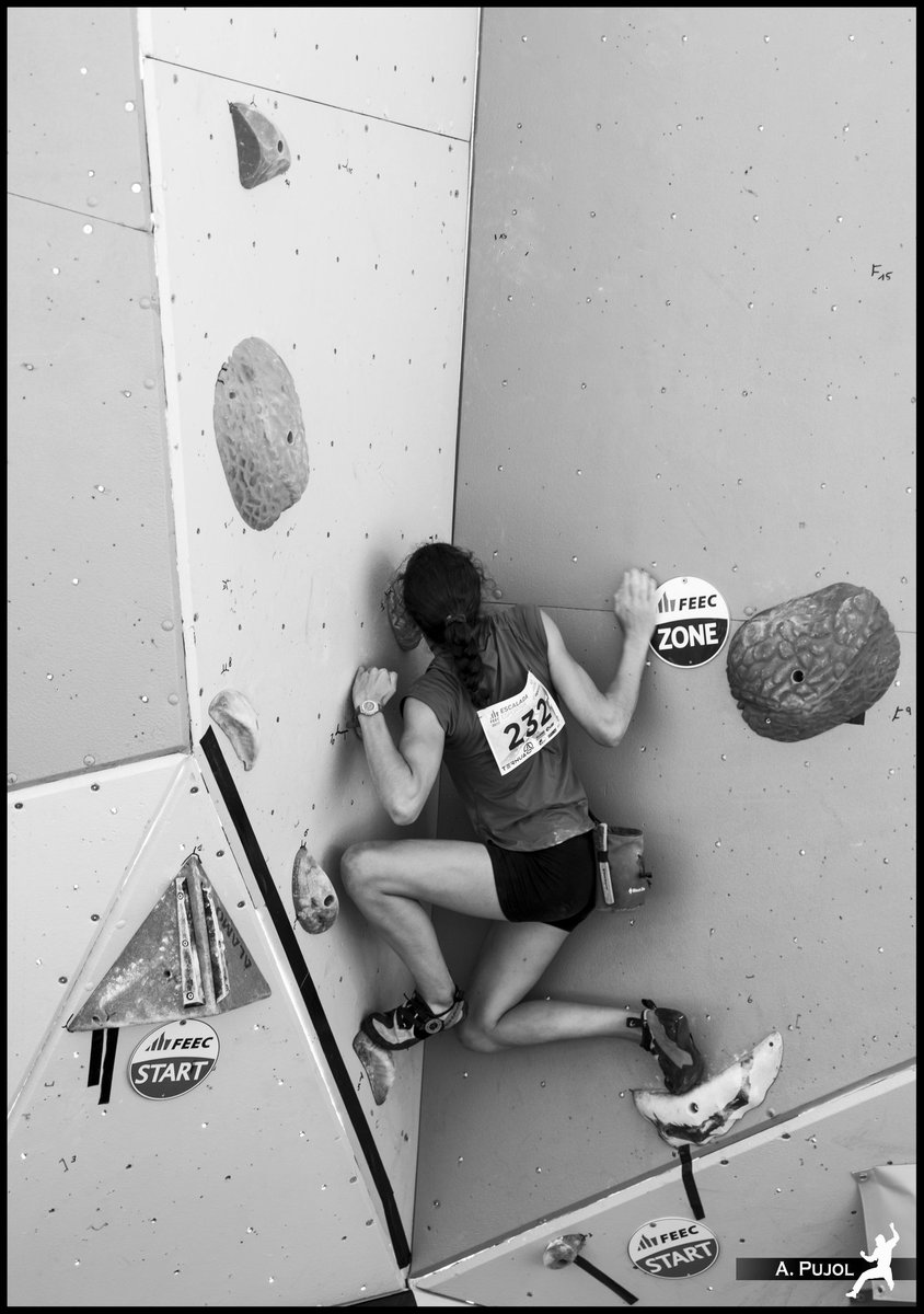 judithillamola's tweet photo. AidaTorres Illamola guanya el campionat de Catalunya d'escalada de bloc juvenil Sub18 a Barruera. #buffmountainfestival18 @el9nou @settorello #arestaclimb #tenaya #arestacampbase #prana #Oxineu #cteec #FEEC #campionatCatalunyaBloc https://t.co/XGKixaY9IN https://t.co/gCMpgFUxCV