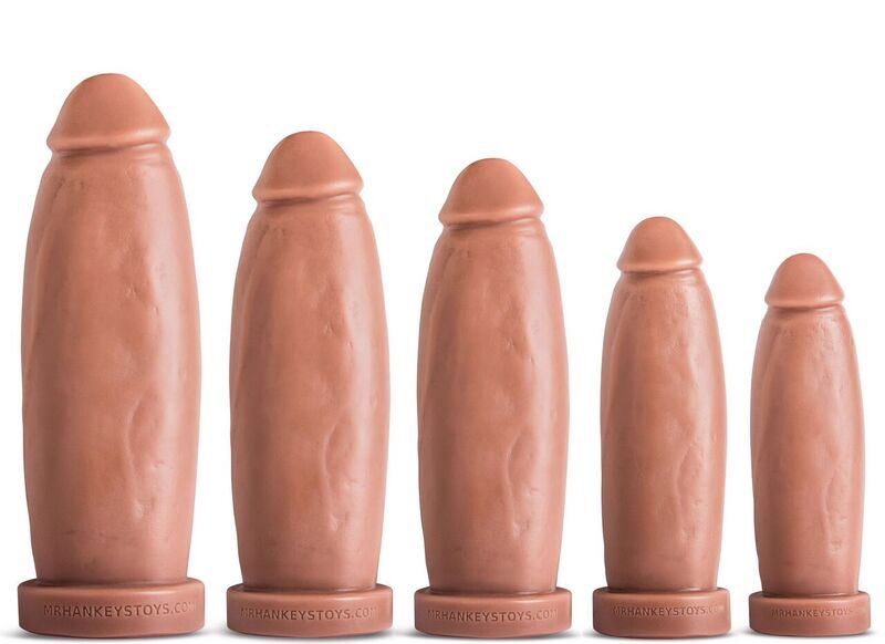 ProwlerRED's tweet photo. To celebrate the launch of Prowler RED we are giving away a Mr @hankeystoys Boss Hogg XXL worth $185. To win: follow, like, retweet and we will pick a winner at random on 13/07/18. Just in time for Full Fetish 👊👊 https://t.co/TPggPL8l4K