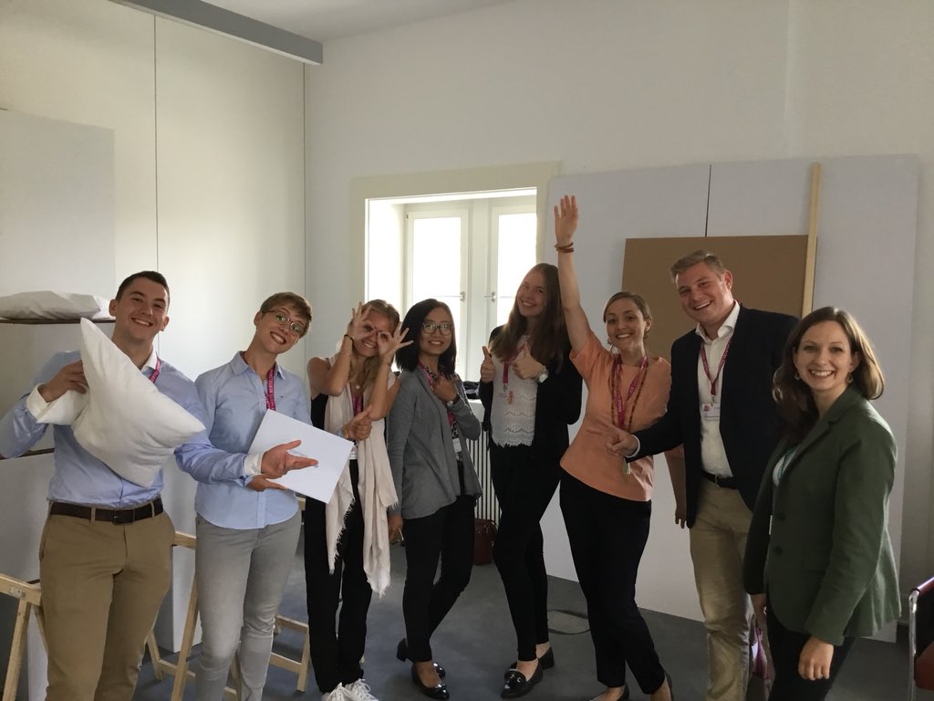 BertelsmannCYOC's tweet image. "Set up your space, get to know each other and create a fun trailer introducing your team and your division." The #creativeassignment allows our talents to show what they’ve got! #TMB18 #teamspirit #fun