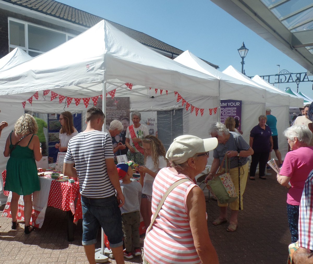 HailshamTC's tweet photo. Shoppers had the chance to enjoy a variety of special offers and  discounts on Saturday at the Celebrate Hailsham Day event - thank you to  everyone who helped organise the day, including the town centre  businesses who offered special promotions for customers... https://t.co/yUp4GVlKVN