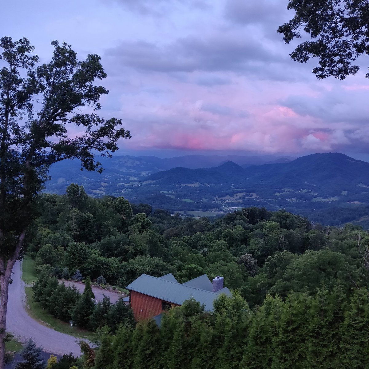 #Vacation at my in-law's cabin in #NorthCarolina #mountains.  #jaxmoms #jaxmomlife #housewivesinthecity #jaxhousewives #onlyinjax #photographymoms #clickinmoms #jaxisrad #AtlanticBeach #jacksonvillejaguars  #AmeliaIsland #sitcjax #Igers #staugustine #JMBlovesjax #HITC